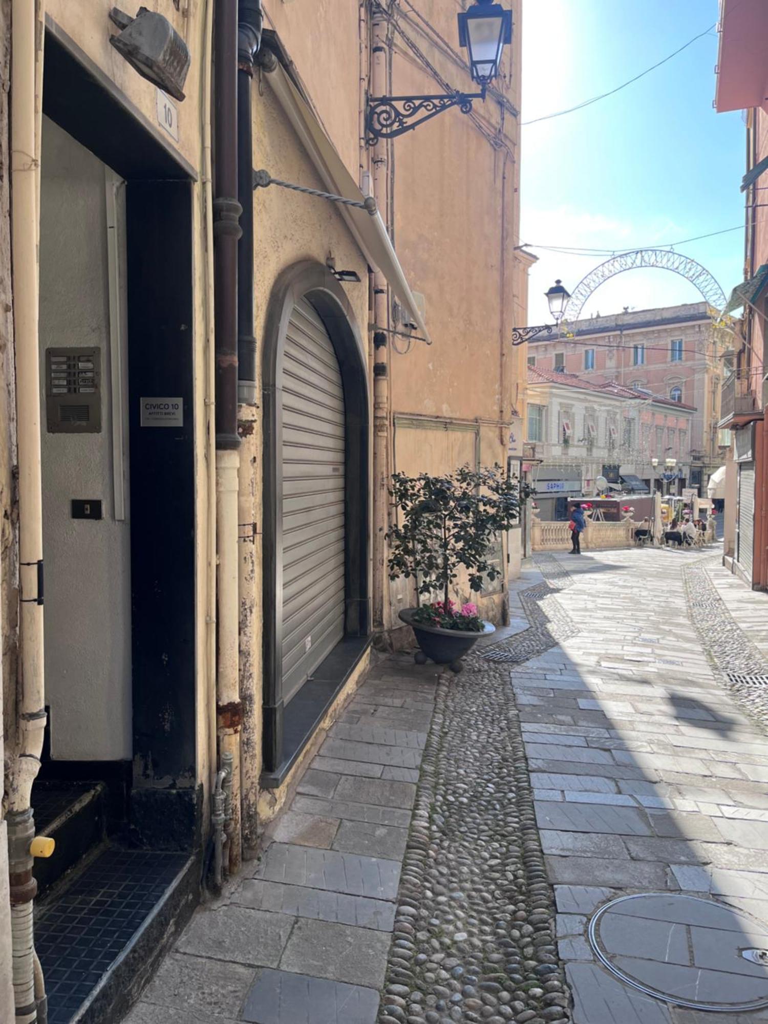 Civico 10 Apartment Sanremo Luaran gambar